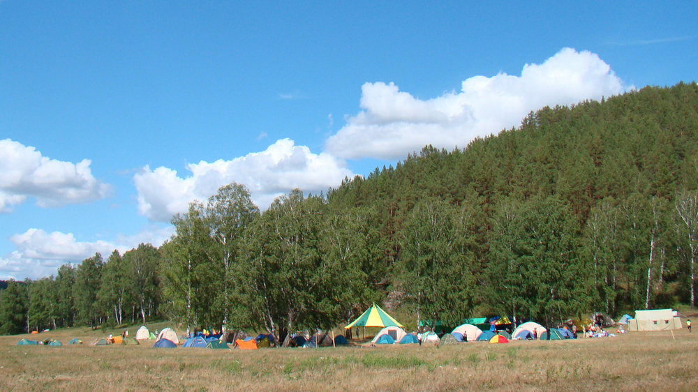Палаточный лагерь участников слета.